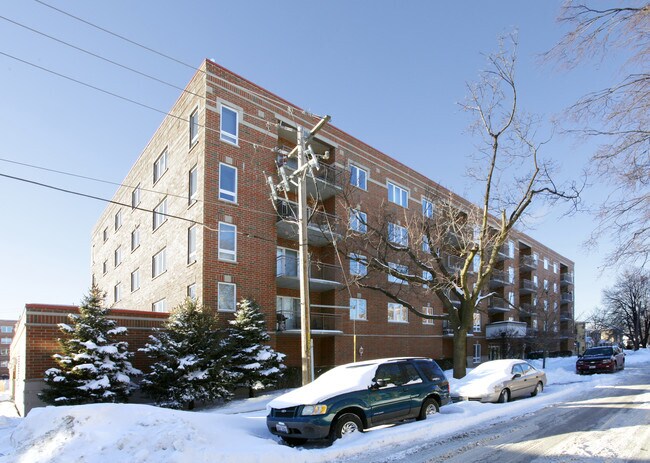 Primary Photo - 476 Alles St