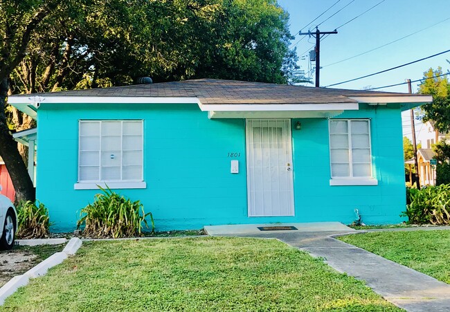 Photo - 1801 W Craig Pl Townhome