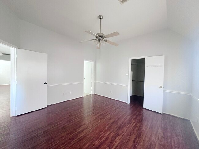 Foto del edificio - 15522 Baxter Ave