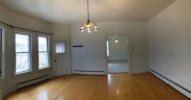 Building Photo - 1220 8th Ave Apt 2