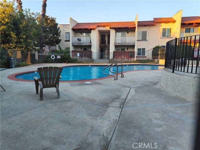 Foto principal - 23629 Golden Springs Dr