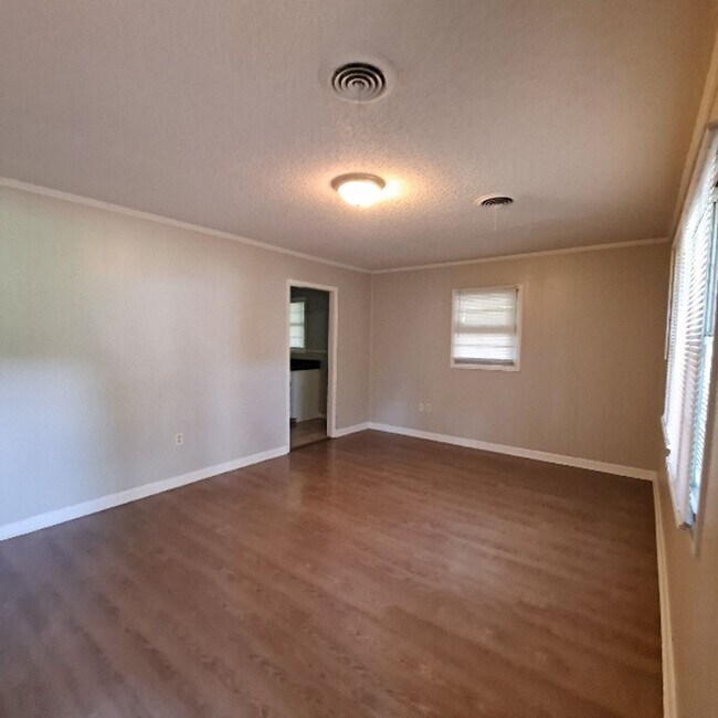 Photo - 837 Carrolton Rd House