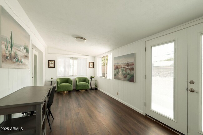Foto del edificio - 3501 E Hazelwood St
