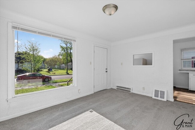 Building Photo - 20259 Oakfield Ave