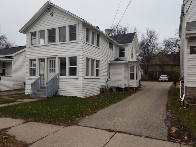 Building Photo - 1150 High Ave