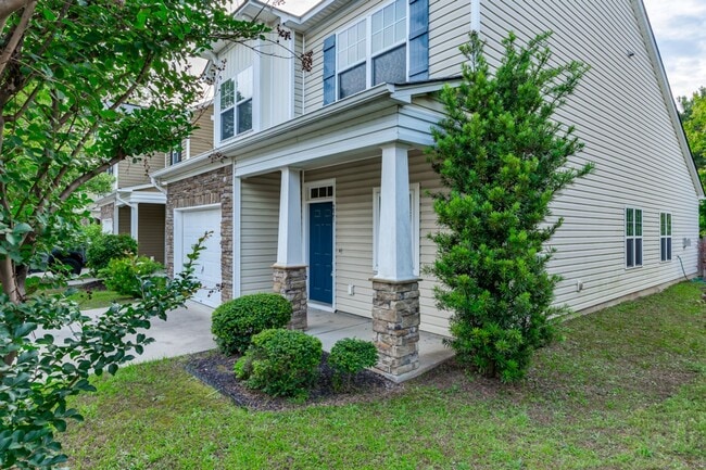 Building Photo - House in the desirable location of West Co...