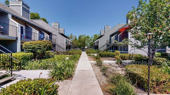 Foto del edificio - 1450 E Cotati Ave