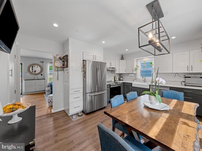 Building Photo - 8725 W Fort Foote Terrace