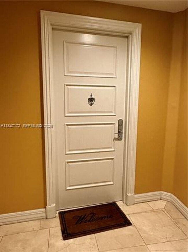 Foto del edificio - 200 Sunny Isles Blvd