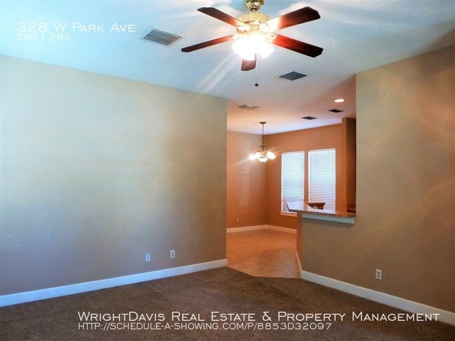 Building Photo - 328 W Park Ave