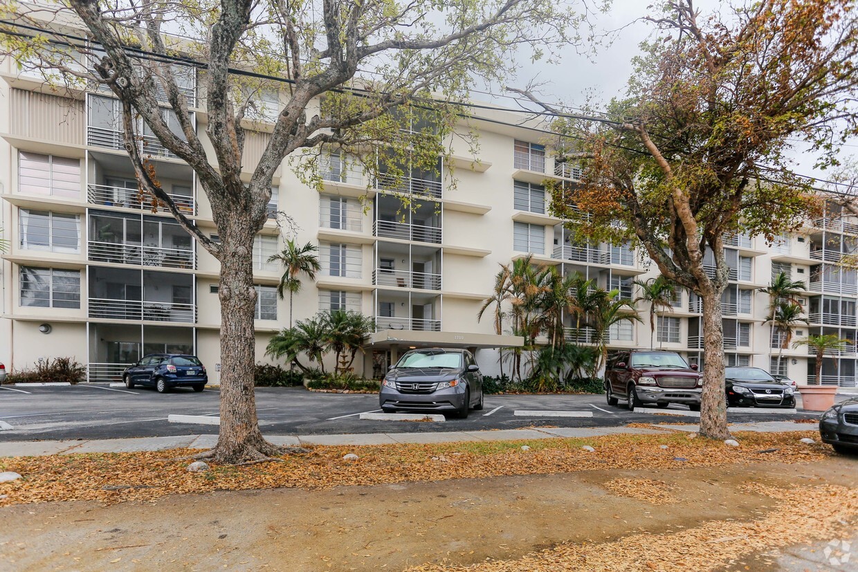 Foto del edificio - Bahia Vista Condominiums