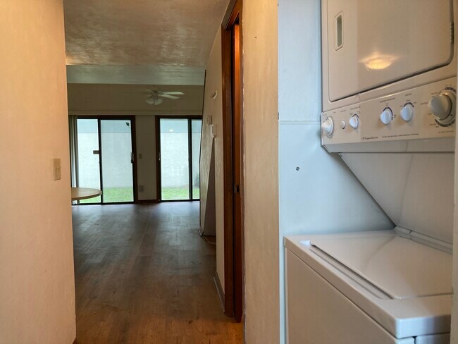 Foto del edificio - 7200 SW 8th Ave