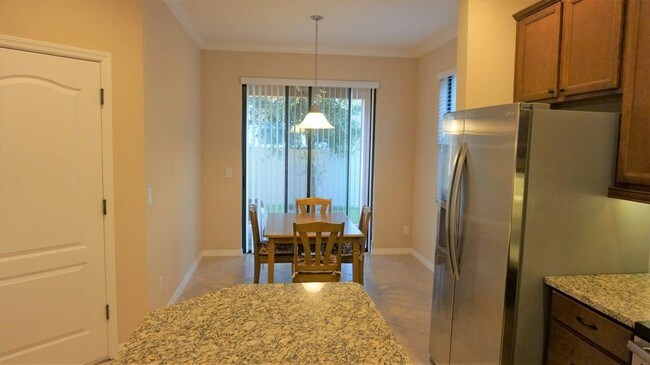 Foto del edificio - Mediterranean 3 Bed 3 Bath spacious home