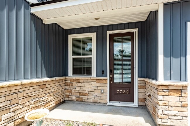 Building Photo - 7722 Park Gate Dr