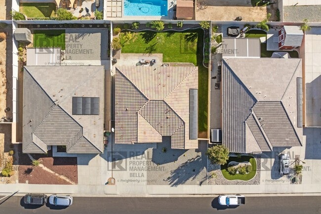 Foto del edificio - Spacious 4-Bed, 2-Bath Open-Concept Home i...