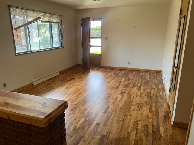 Building Photo - 1623 Converse Ave