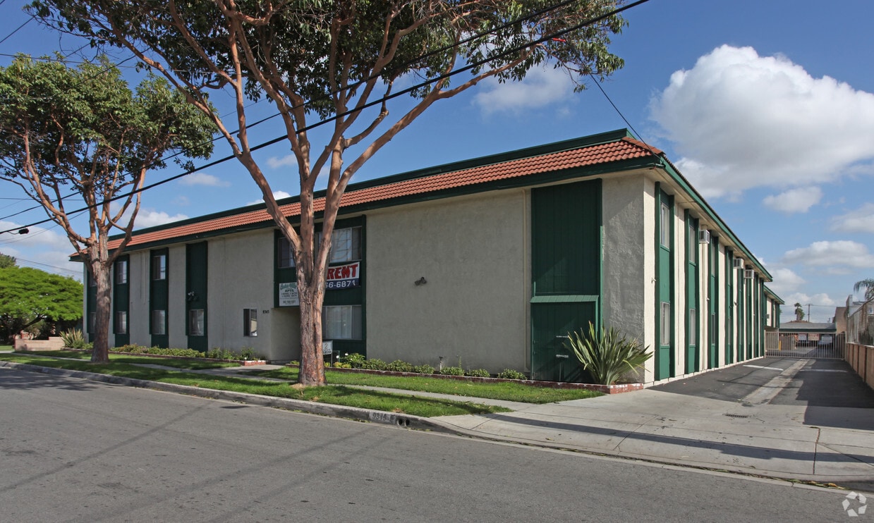 Primary Photo - Cedar Villa Apartments