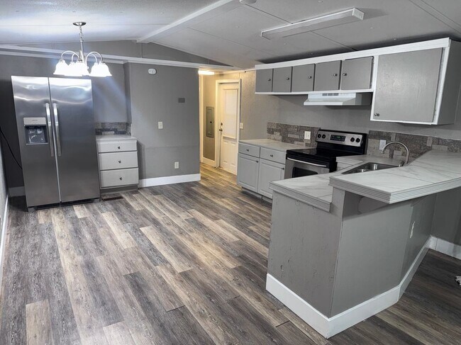 Foto del edificio - 15637 Sims Ln
