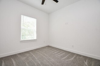 Building Photo - 9734 Pelsey St