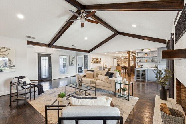 Building Photo - 1208 Scenic Dr