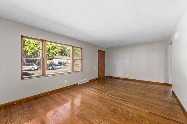Building Photo - 9986 Northampton Dr