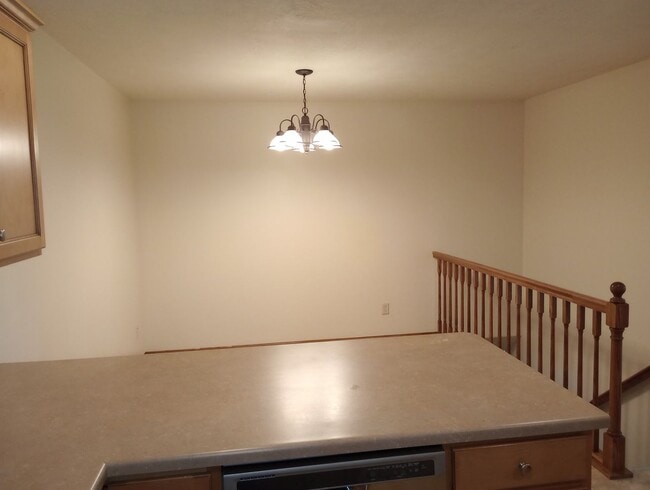 Building Photo - Three bedroom two bathroom twin home