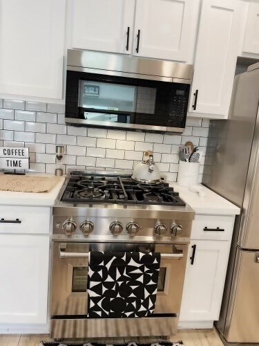 KITCHEN - 5834 Denny Ave