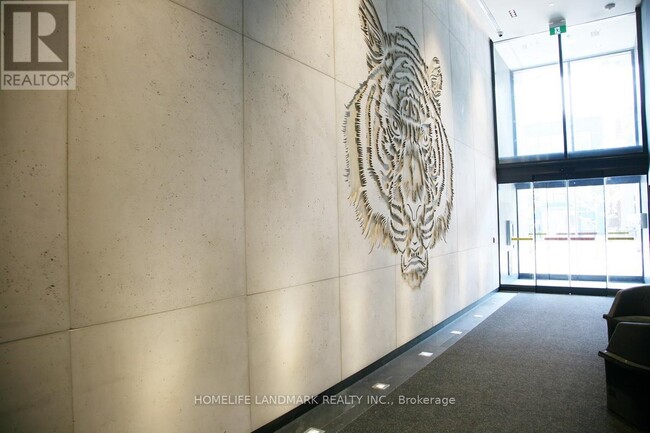 Building Photo - 28 Wellesley St E