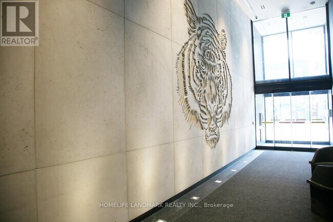 Photo du bâtiment - 28 Wellesley St E