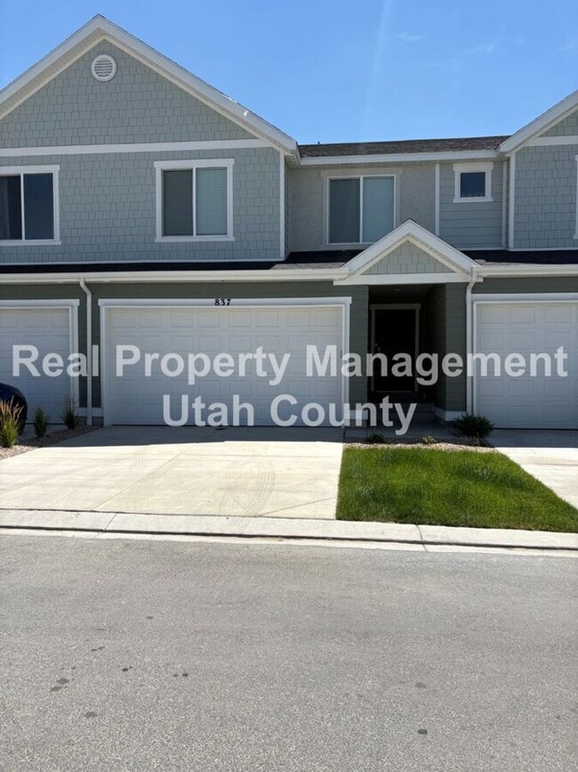 Building Photo - 837 E Oakum Ln
