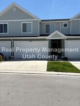 Building Photo - 837 E Oakum Ln