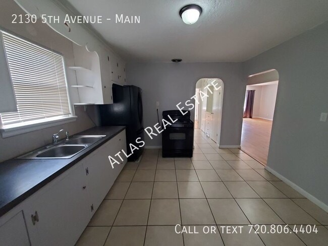 Building Photo - 2130 5th Avenue