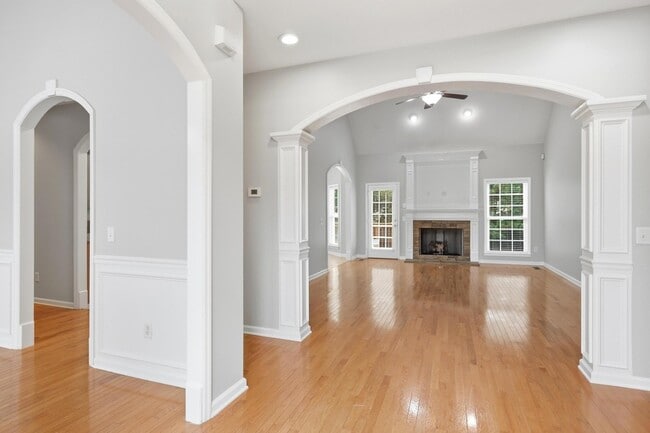 Building Photo - 9186 Belleau Ridge Dr
