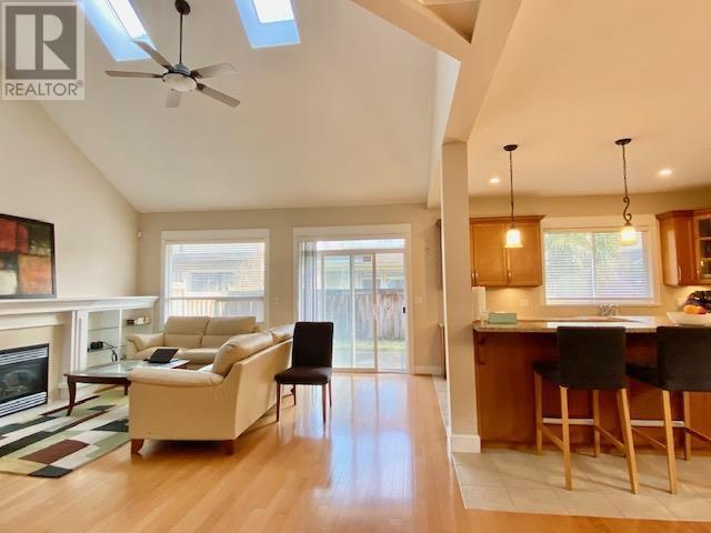 Building Photo - 60XX Dunsmuir Crescent