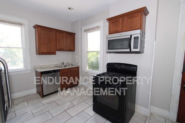 Photo - 2541 Melrose Ave Apartment