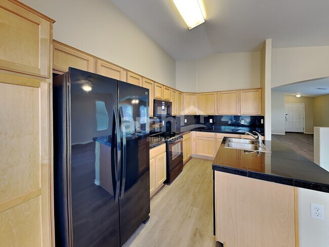 Foto del edificio - 2057 S 155th Dr