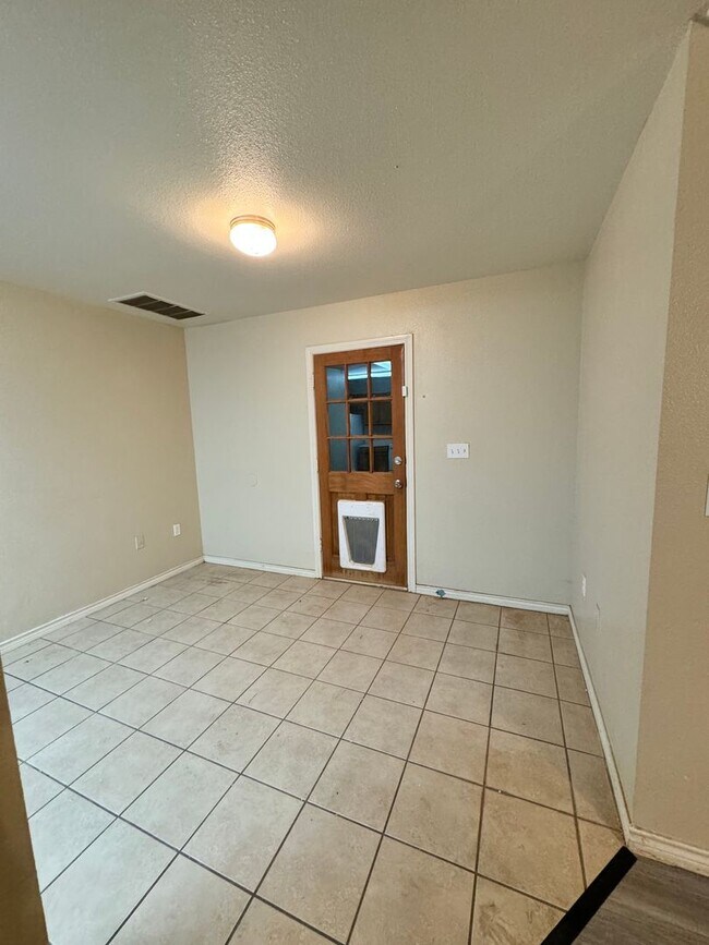 Foto del edificio - 1210 N Bangor Ave