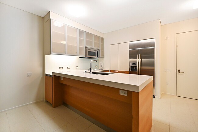 Building Photo - Veer Towers 2210E-CityCenter Views from th...