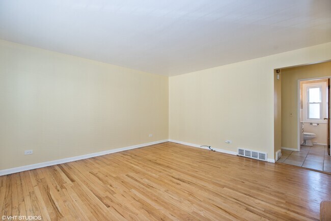 Foto del edificio - 9509 Gross Point Rd