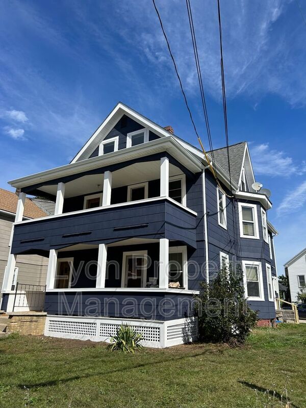 Foto del edificio - 70 Maple St