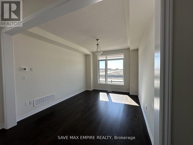 Building Photo - 2 Del Ray Cres