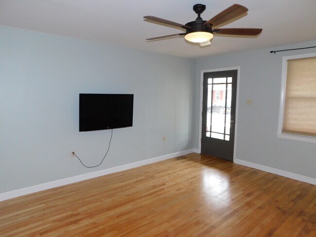 Foto del edificio - 1272 W Washington St