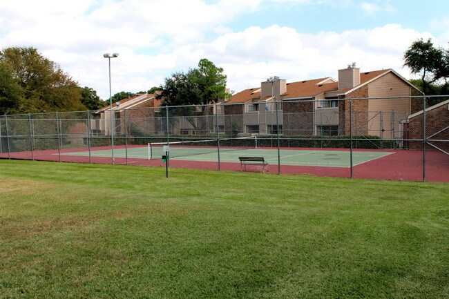 Foto del edificio - Woodcreek Apartments