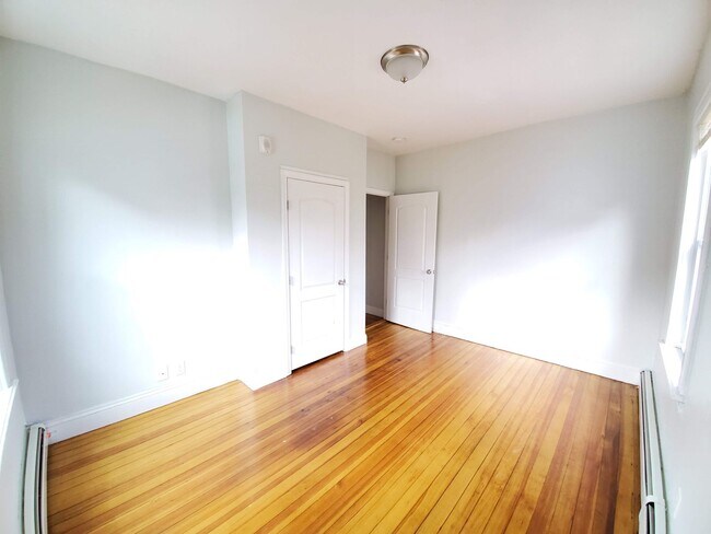 Foto del edificio - Fantastic 3 Bed 1 Bath, 1 Off Street Parki...