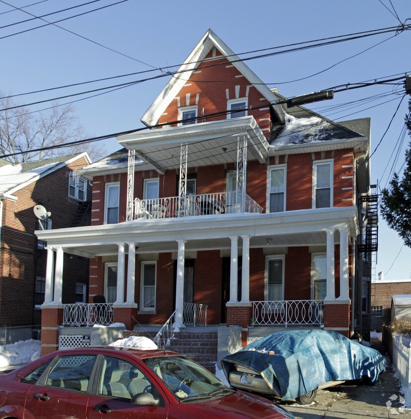 Primary Photo - 105-107 N High St