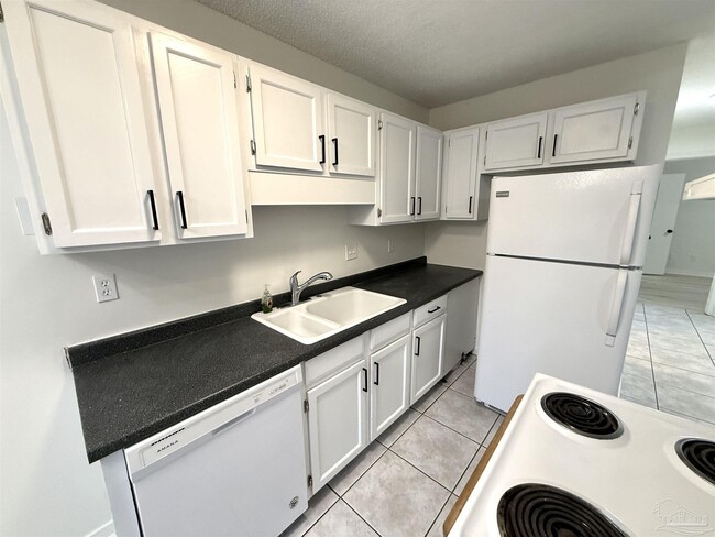 Foto del edificio - 9345 Chisholm Rd