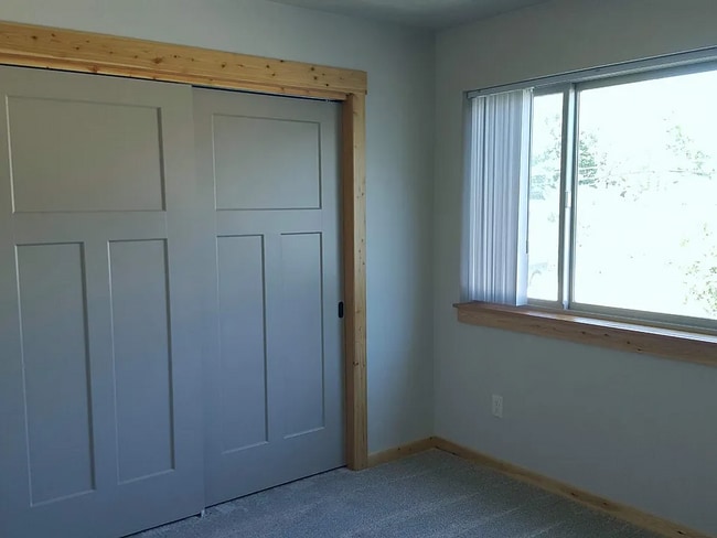 Building Photo - 2025 Mount Ave