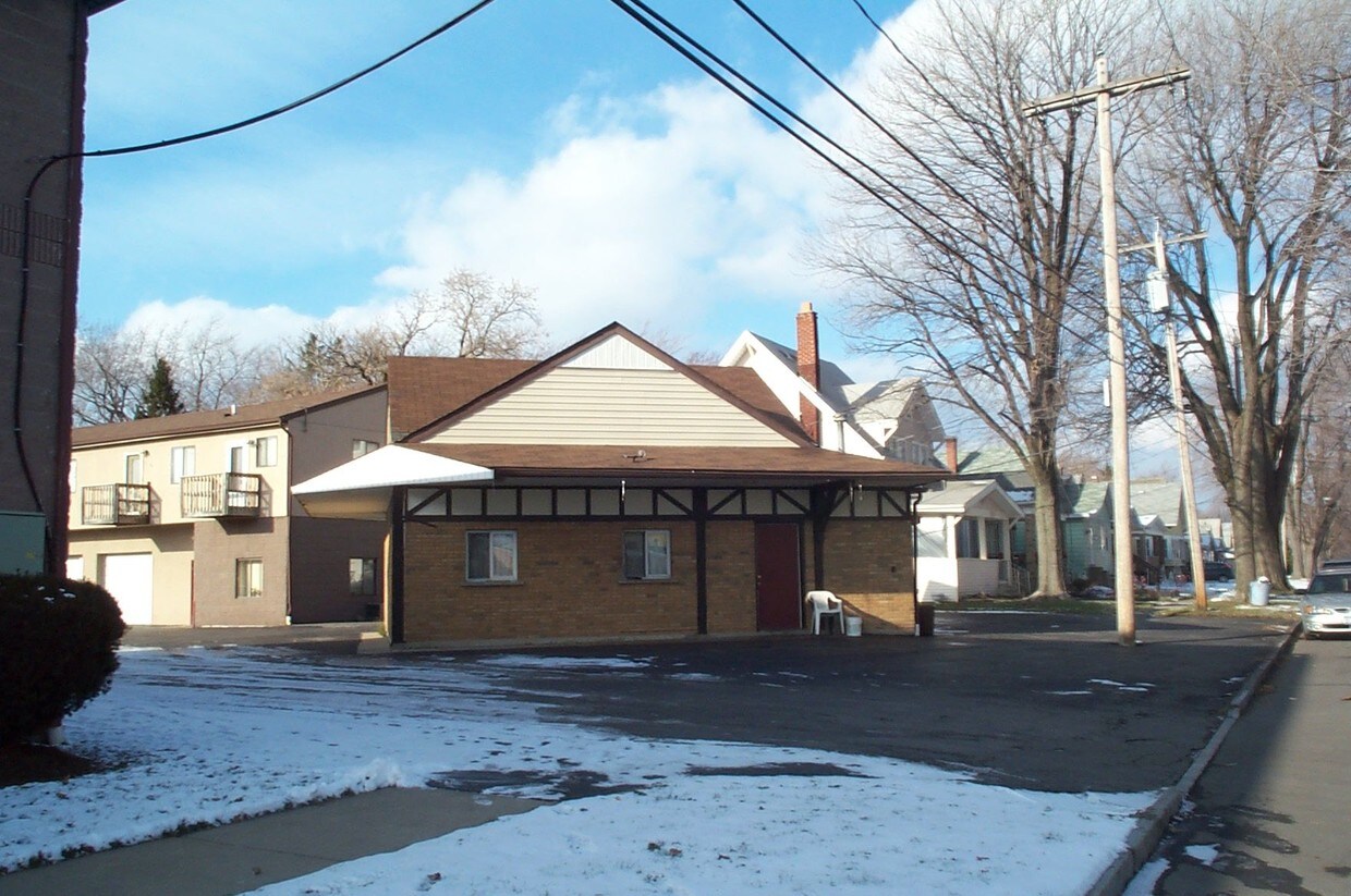 Foto del edificio - 7328 Buffalo Ave
