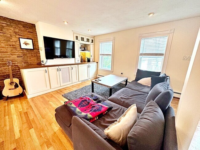 Foto del edificio - 187 Everett St