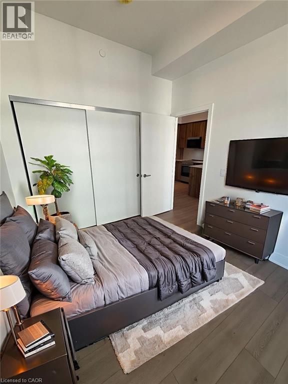 Building Photo - 25 Wellington St S